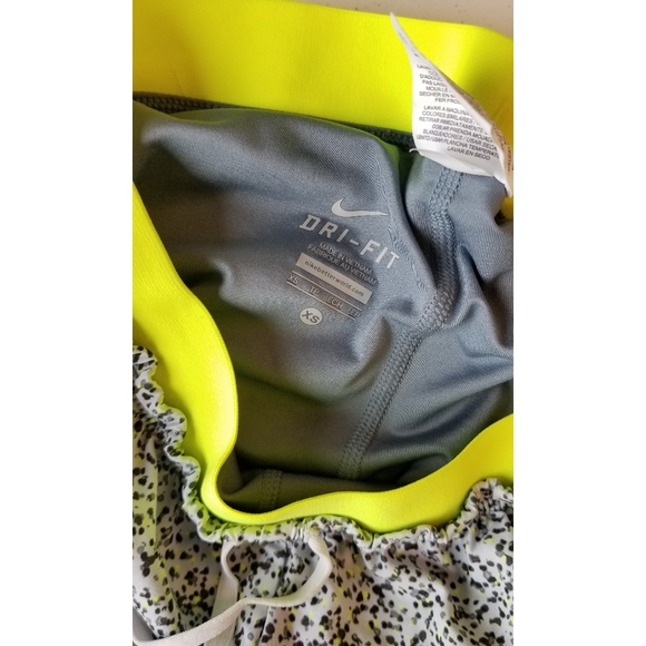 NIKE 2 in 1 Running Shorts - Picture 4 of 5